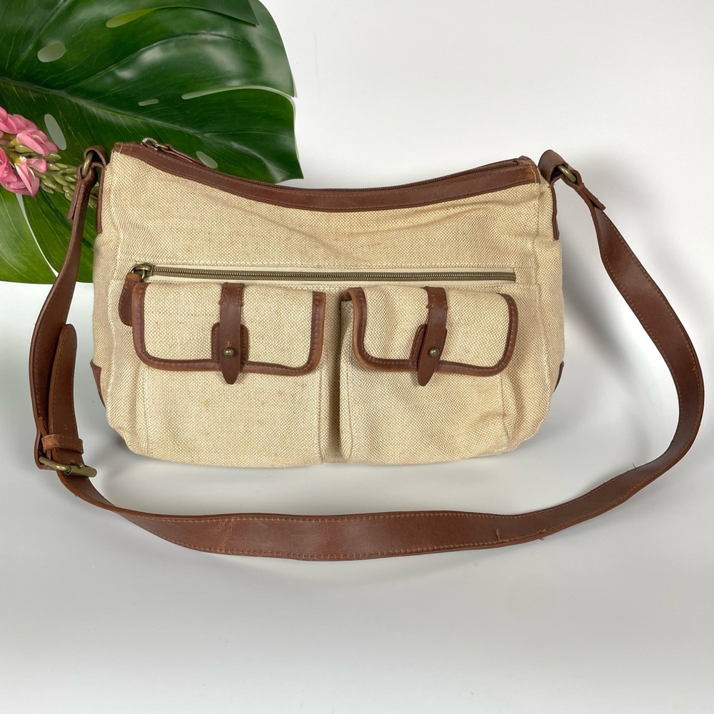 Relic cream colored shoulder bad